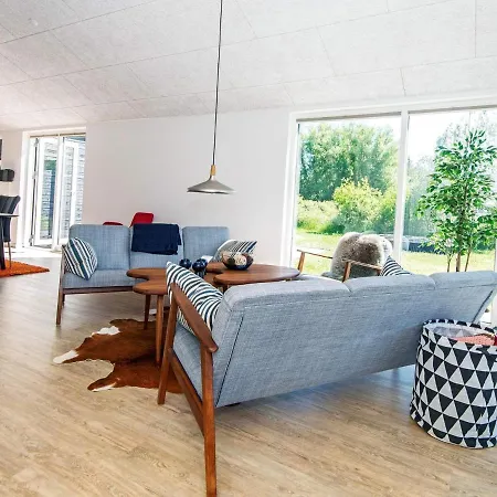 8 Person In Holiday home Glesborg