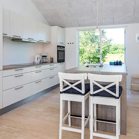 4 Star Holiday Home In Glesborg *