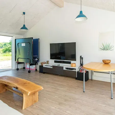 4 Star Holiday Home In Glesborg *