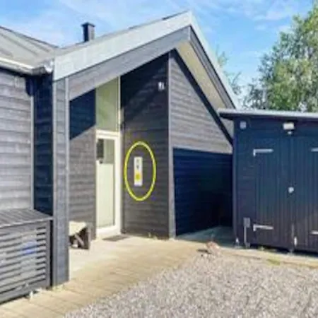 8 Person Holiday Home In Glesborg Holiday home *
