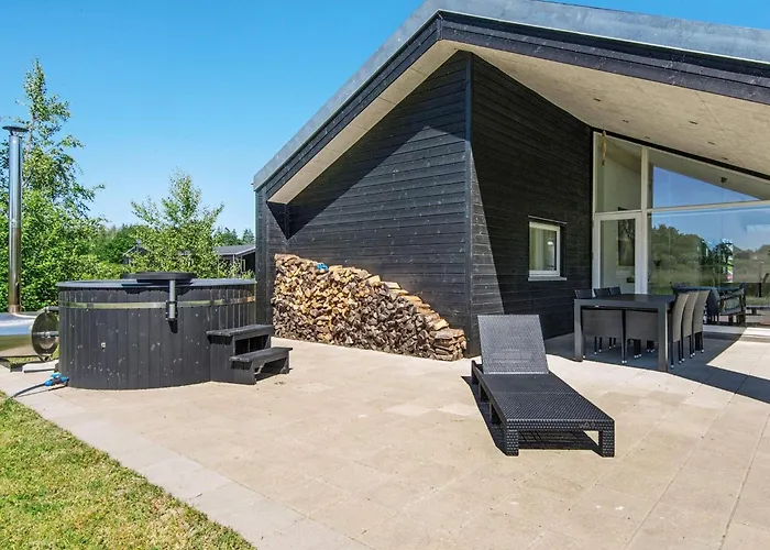 8 Person In * Glesborg