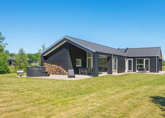 8 Person In * Glesborg