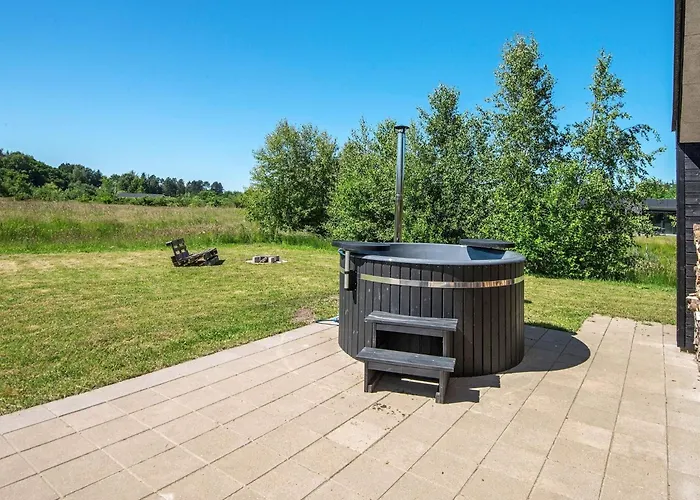 8 Person In Glesborg