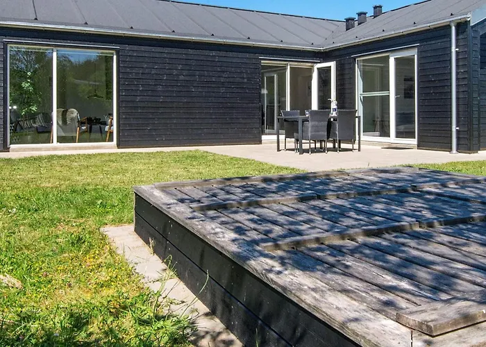 Hébergement de vacances 8 Person In *