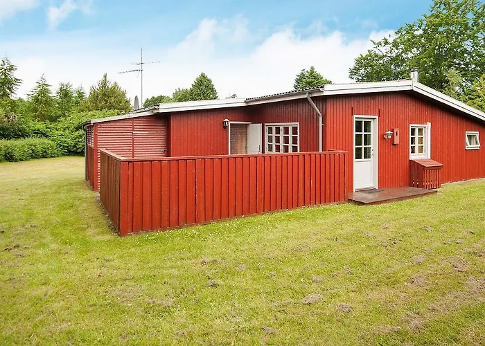 8 Person In Glesborg